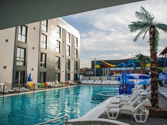 Garni Hotel Hollywoodland Wellness & Aquapark Hotel in Belgrade