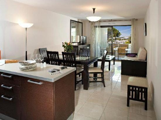 Vacanceole - Residence Carre Marine Hotel in Mandelieu-La Napoule