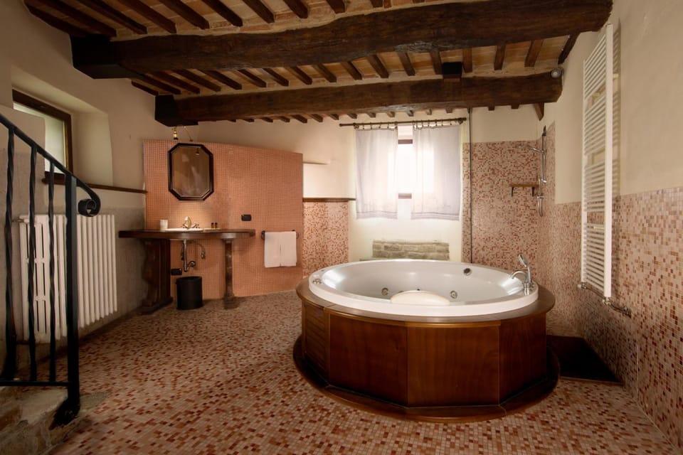 Castello Di Petroia Dimora d'Epoca Hotel in Umbria