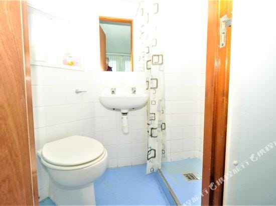 Waterfront Guest Accommodation Hotel in Greenock