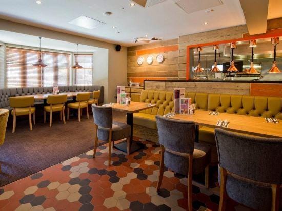 Farnham Hotel in Farnham