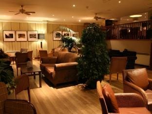 Eight Acres Hotel Hotel in Elgin