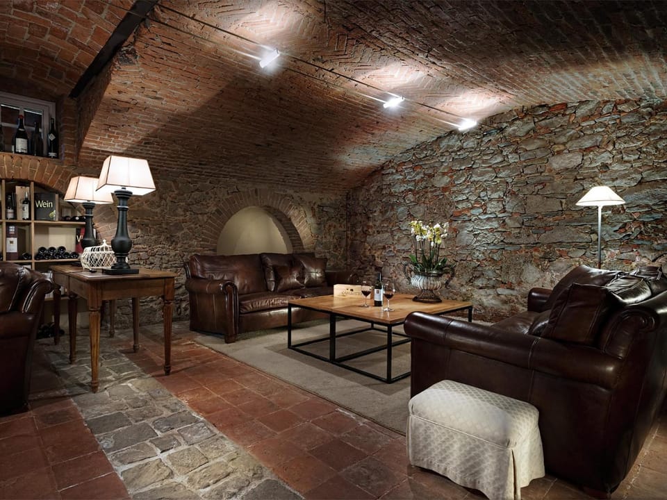 Shared lounge/TV area