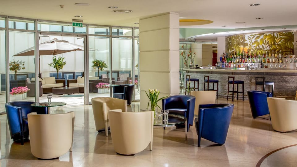 Bar/lounge