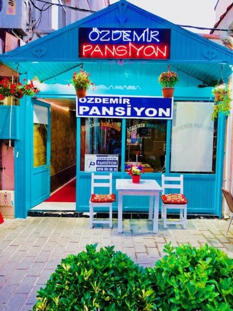 Ozdemir Pansiyon Hotel in Istanbul
