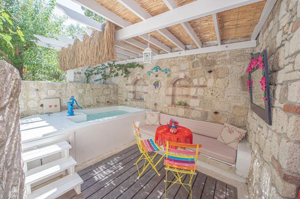 Villa Taraca Alacatı Romantik Otel Hotel in Alaçatı