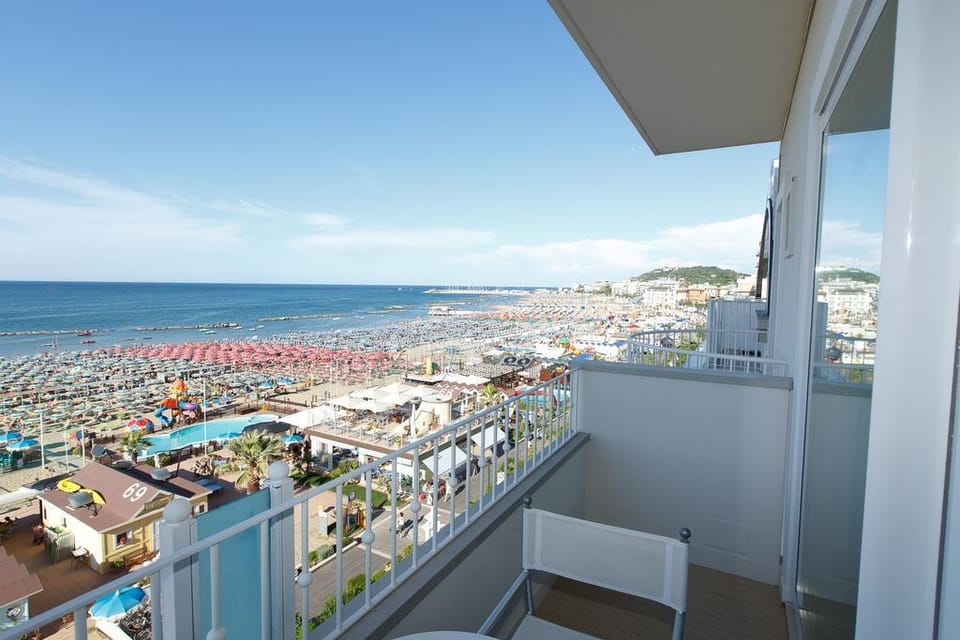 Luxor Cattolica Beach Hotel Hotel in Cattolica