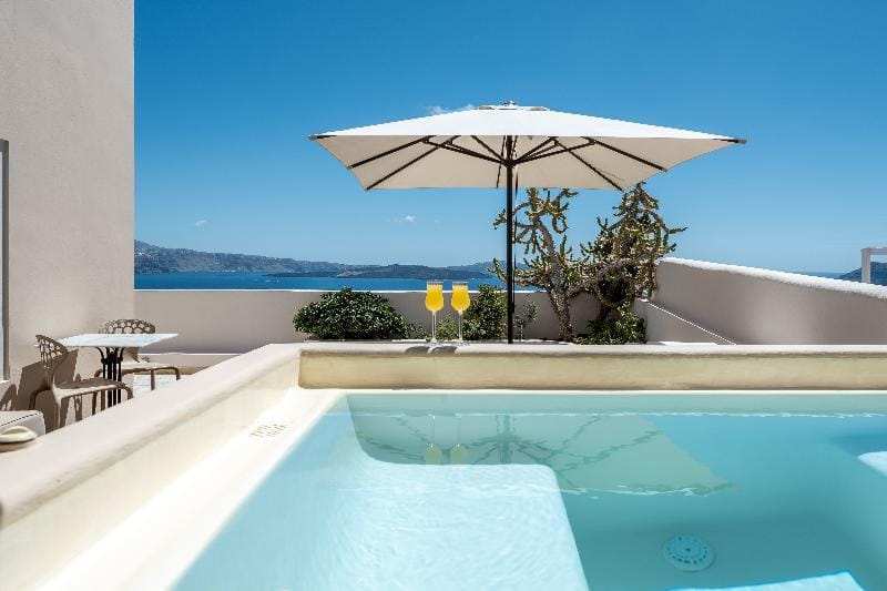 Passion Blue Villas Hotel in Oia