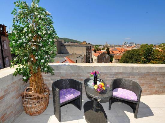 Luxury Rooms Nirvana Hotel in Split