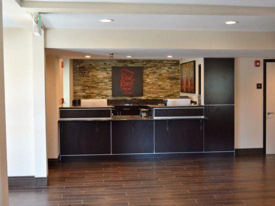 Red Roof Inn & Suites Sacramento North Hotel in North Highlands