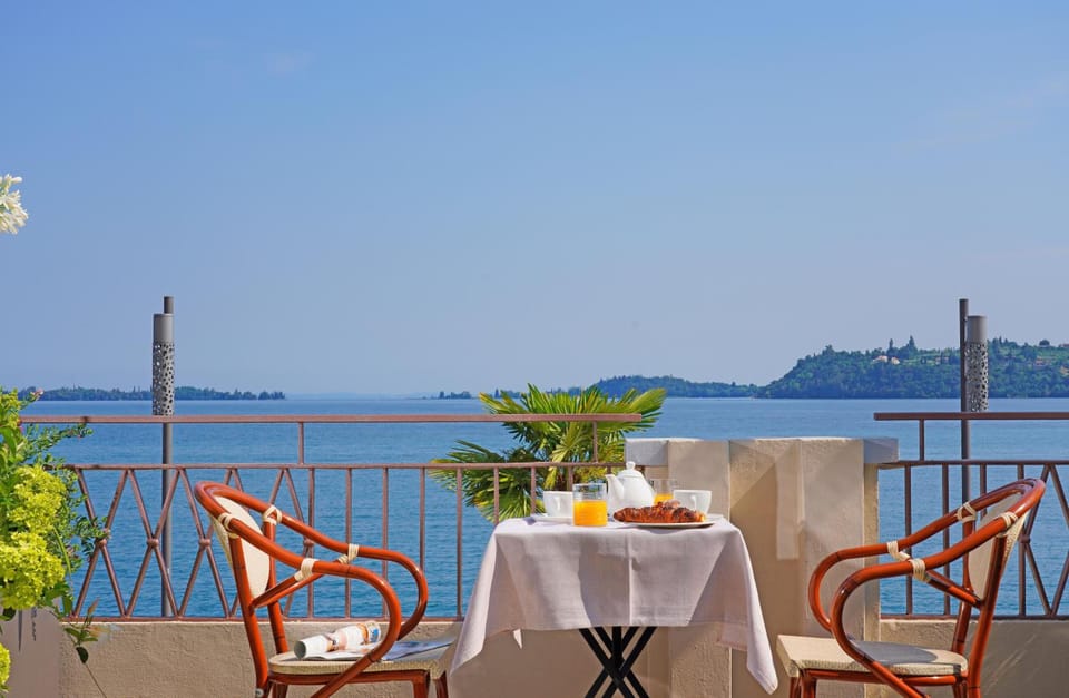 Hotel Du Lac Gardone Riviera Hotel in Lake Garda