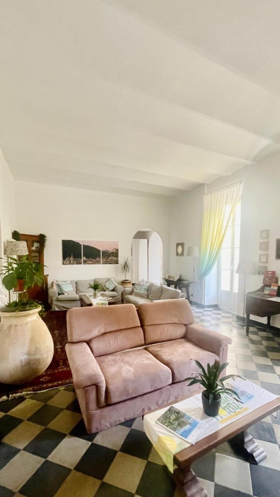 Shared lounge/TV area