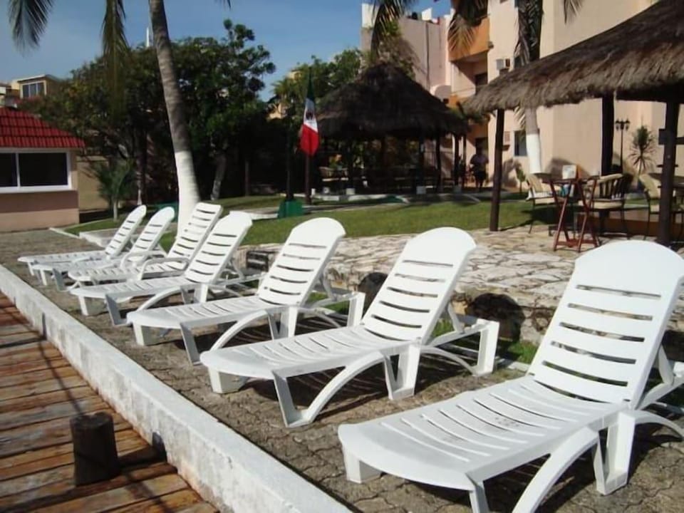 Grand Royal Lagoon Hotel in Cancun