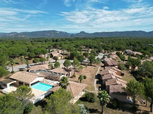 Residence Goelia Le Village Azur Hotel in Roquebrune-sur-Argens