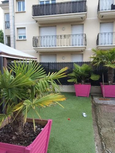 L'Eden B&B Hotel in Île-de-France