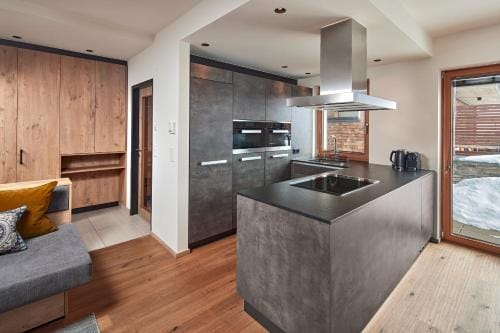 Hotel Sonnblick Hotel in Lech