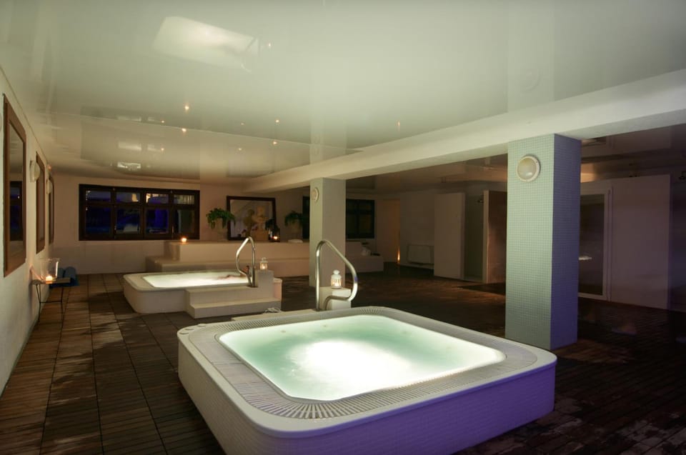 Hot spring bath