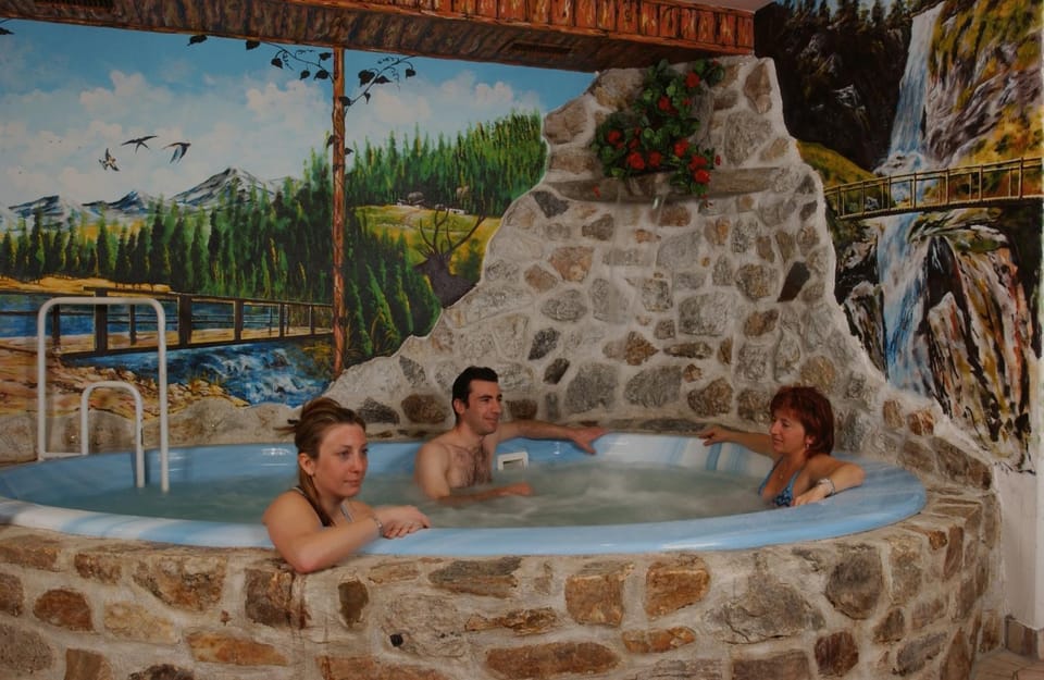 Hotel Ortles Dolomiti Walking & Spa Hotel in Province of Brescia