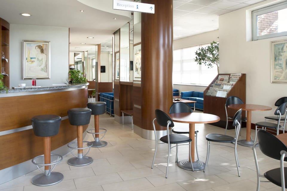 Bar/lounge