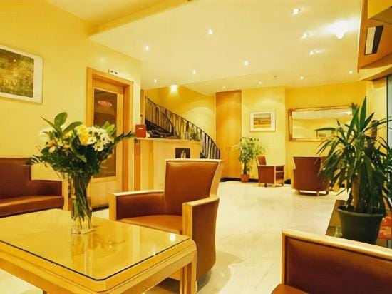 Visionapartments Place de Cornavin - Contactless Check-IN Hotel in Geneva