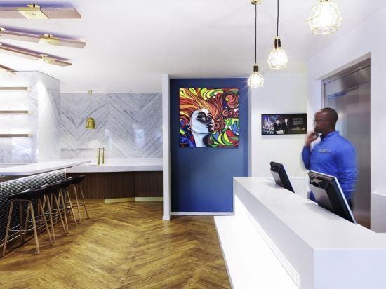 Visionapartments Place de Cornavin - Contactless Check-IN Hotel in Geneva