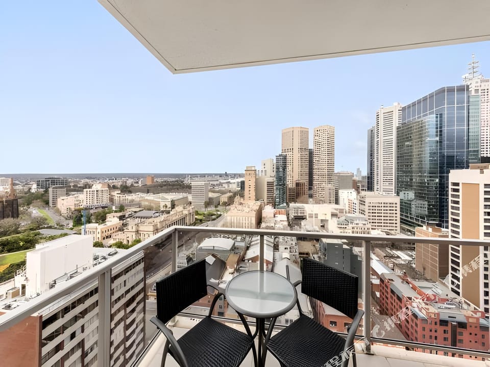 Oaks Melbourne on Lonsdale Suites Hotel in Melbourne