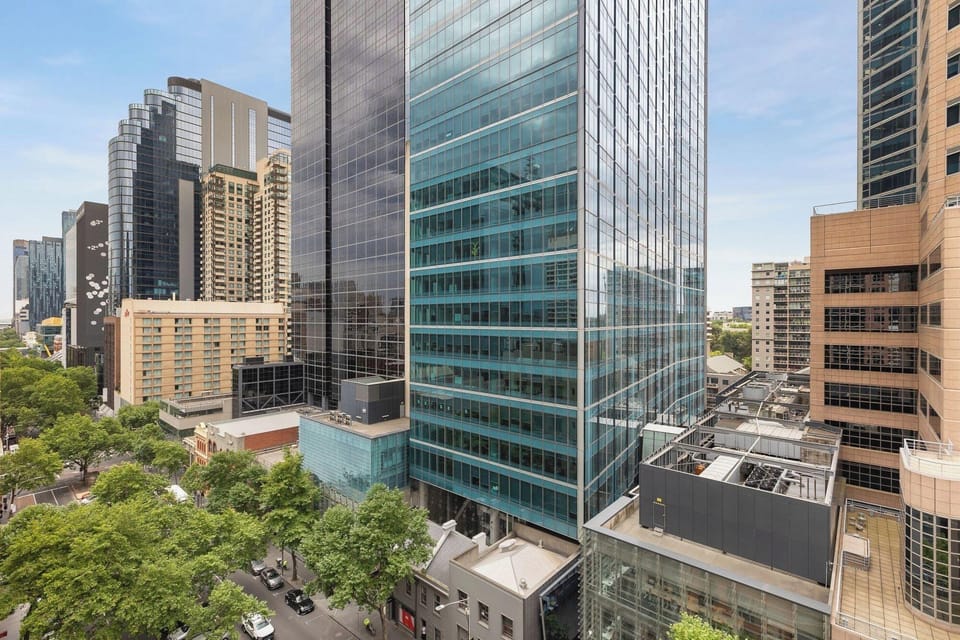 Oaks Melbourne on Lonsdale Suites Hotel in Melbourne