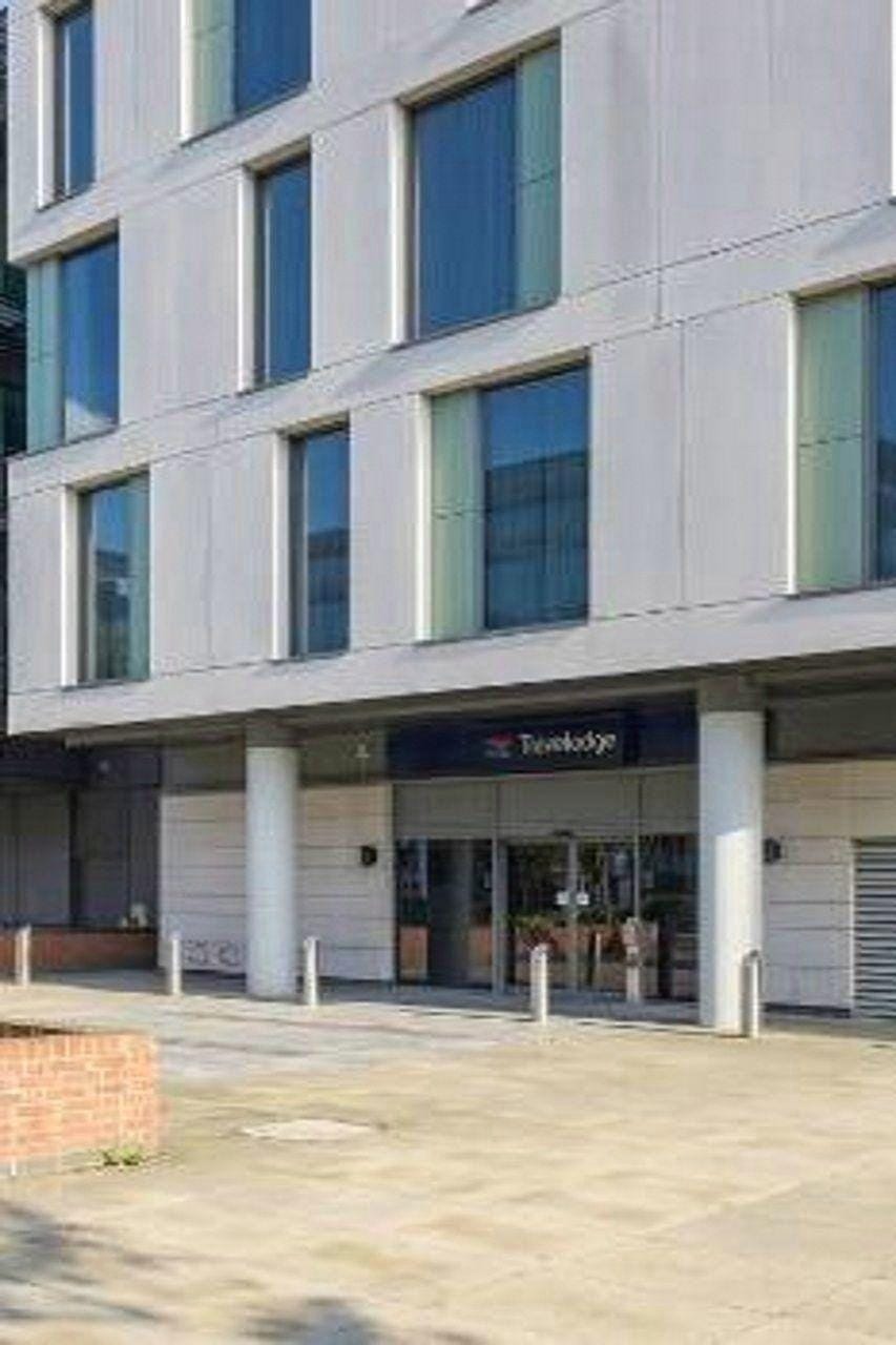 Travelodge London Ealing Hotel in London Borough of Ealing