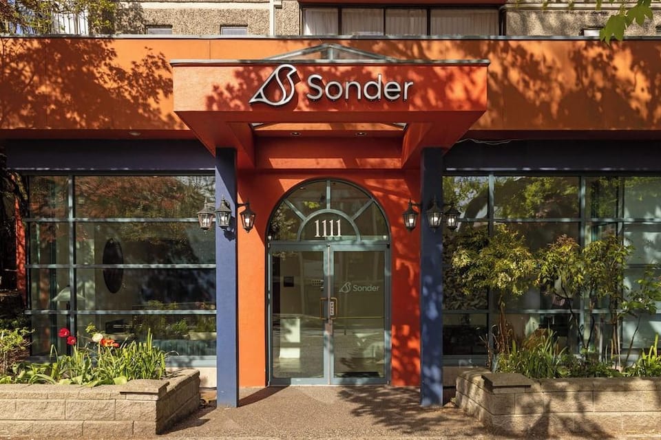 The Sunset Hotel West End, Sonder Hotel in Vancouver