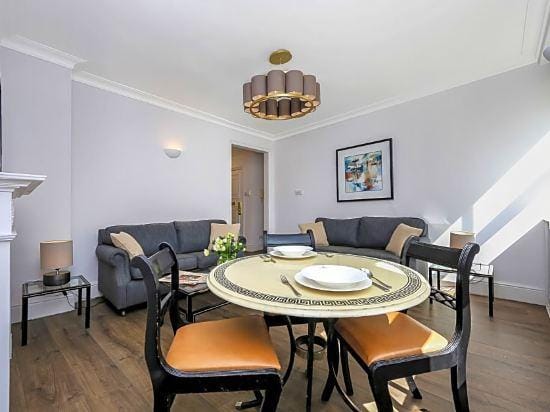 10 Curzon Street by Mansley Hotel in City of Westminster