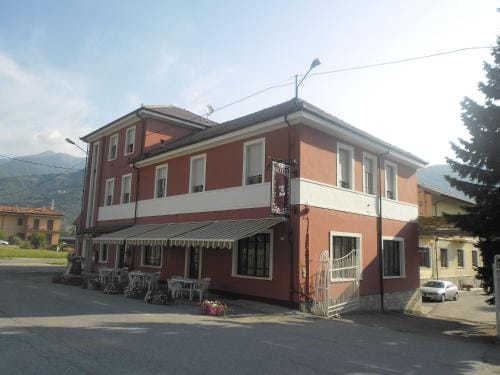 L'Ostu del Povr-Om Hotel in Piedmont
