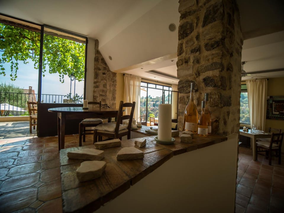 Auberge De Tourrettes Hotel in Vence