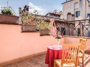 Pantheon Rooms Hotel in Rome