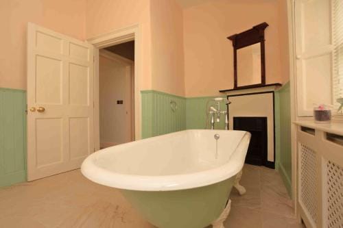 Corrib House Guest Accommodation Hotel in Galway