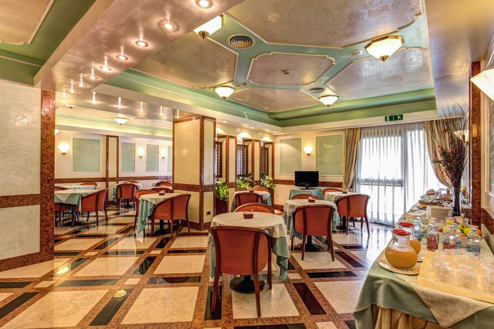 Bar/lounge