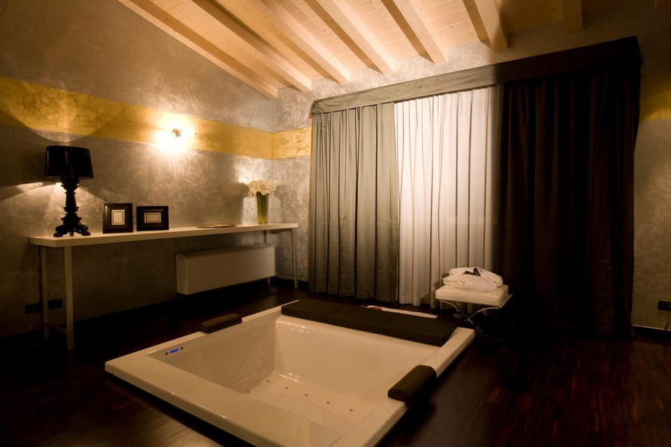 Hot tub