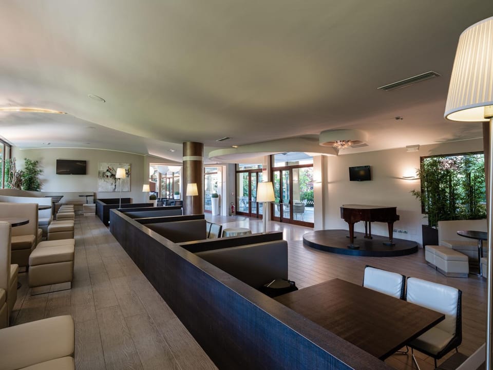 Bar/lounge