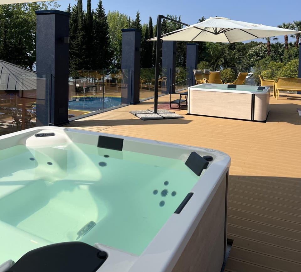 Hot tub