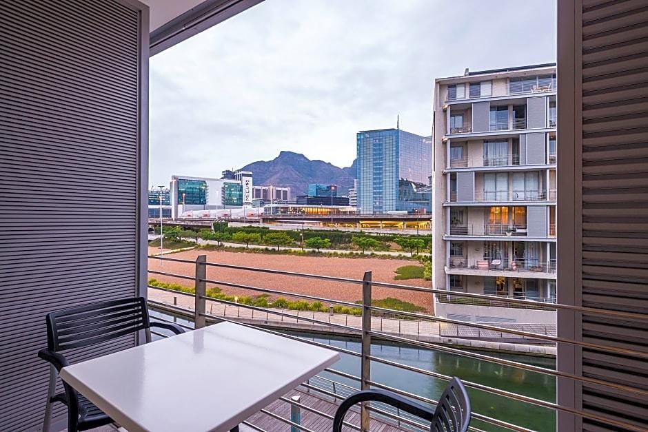 Aha Harbour Bridge Hotel & Suites Hotel in Cape Town