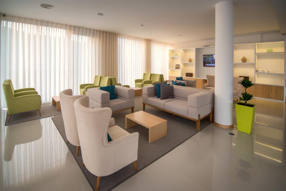Shared lounge/TV area