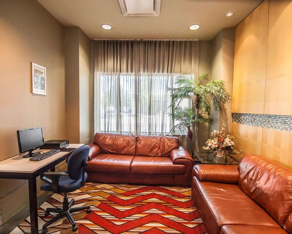 Comfort Hotel Vancouver Airport Hotel in Richmond