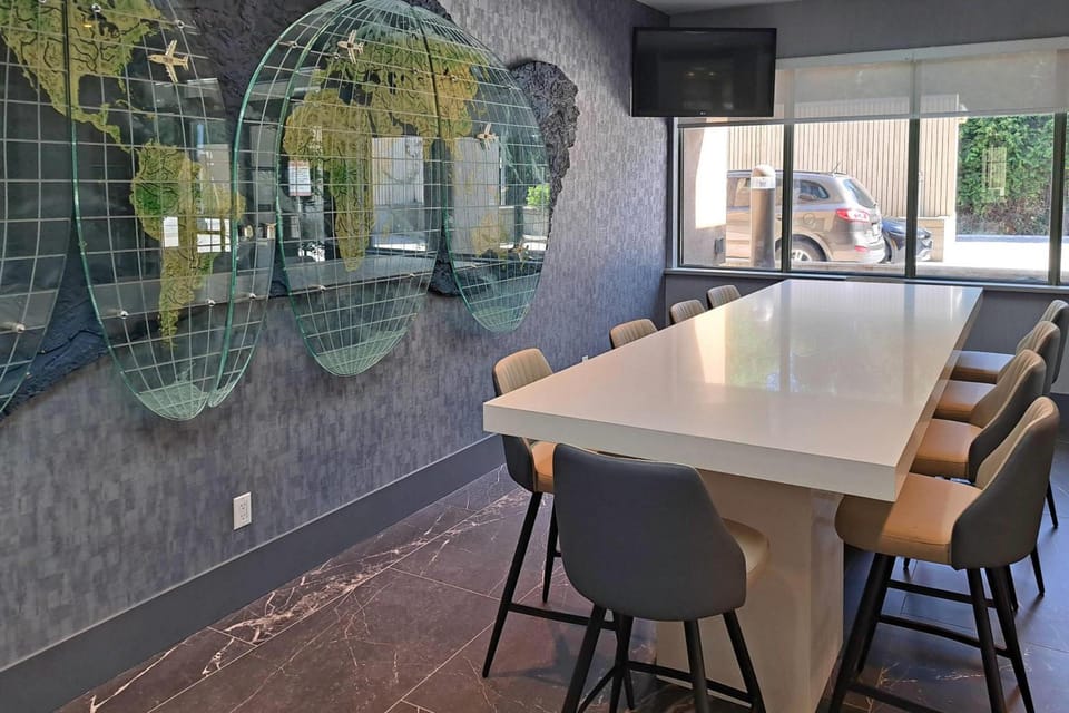 Comfort Hotel Vancouver Airport Hotel in Richmond