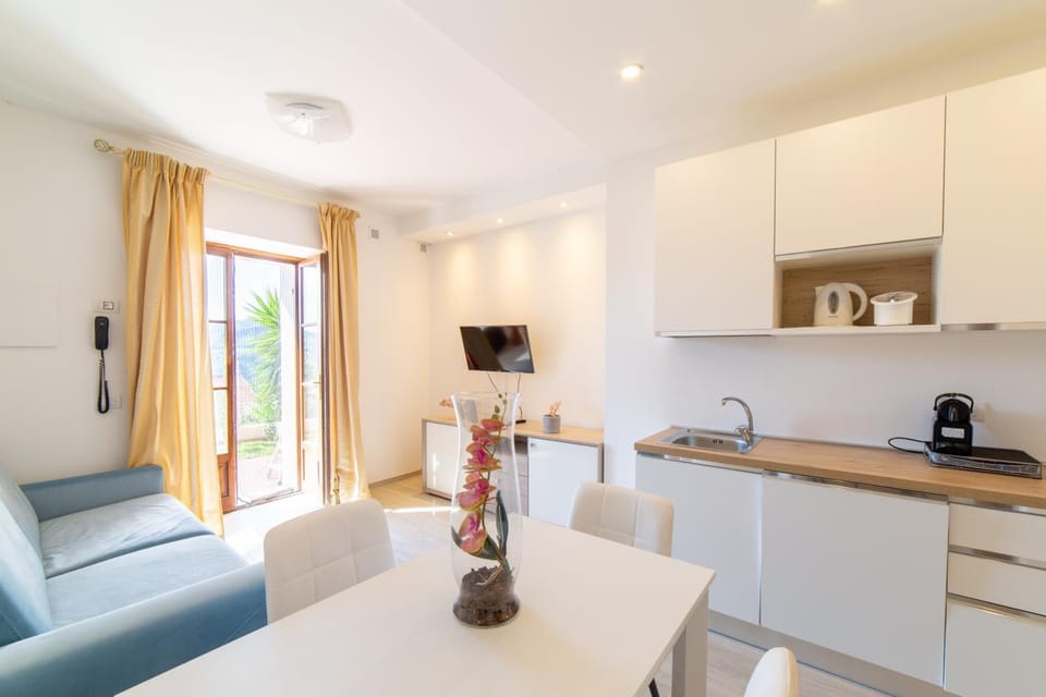 Residence Villa il Casale - appartamenti wellness e piscina riscaldata Apartment hotel in Liguria