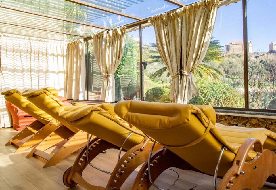Residence Villa il Casale - appartamenti wellness e piscina riscaldata Apartment hotel in Liguria