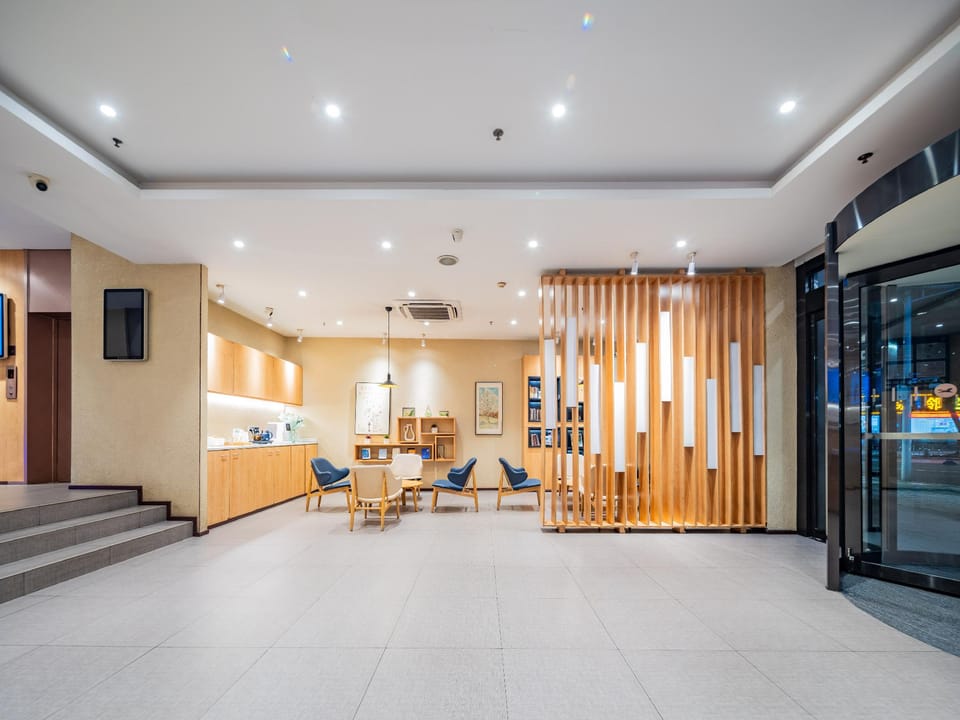Hanting Hotel Meishan Chibi Middle Road Hotel in Sichuan