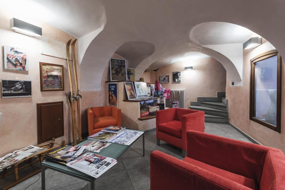 Residence La Tana del Ghiro Hotel in Bardonecchia