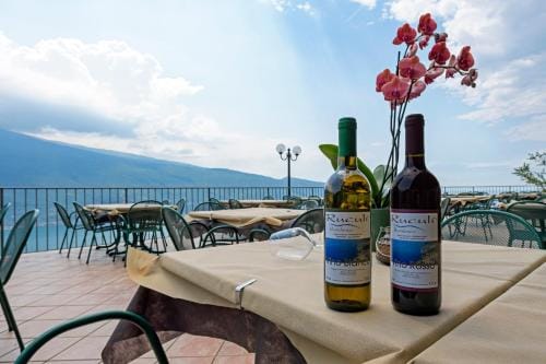 Residence Ruculi - Ruculi Hospitality Hotel in Tignale