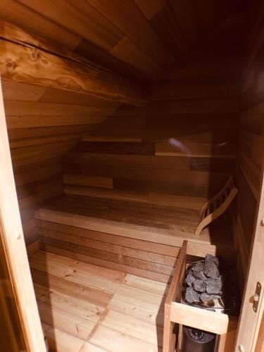 B&B Pegasus II - Chambre familiale de luxe avec sauna privatif et coin repas Hotel in Vielsalm