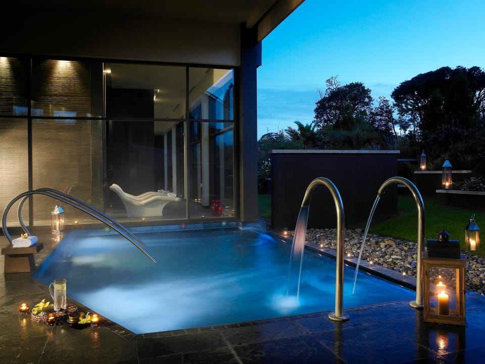 Hot tub