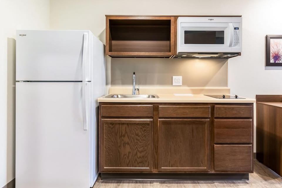 WoodSpring Suites Colton Hotel in Colton